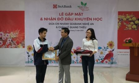 SeABank hỗ trợ học phí cho trẻ em nghèo hiếu học