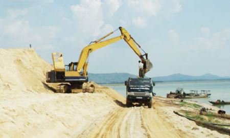 Nguồn cung bất ổn, giá cát leo thang