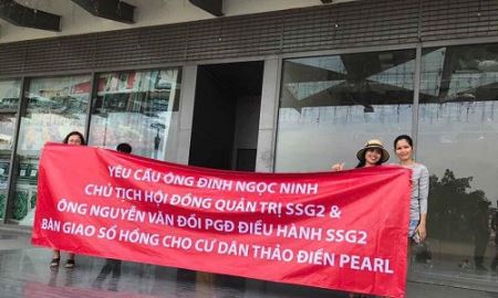 Thảo Điền Pearl: Cư dân căng băng rôn đòi sổ hồng