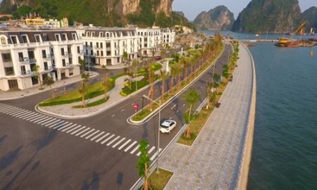Mua nhà đẹp Vinhomes Dragon Bay: trúng xế “vàng” Lexus