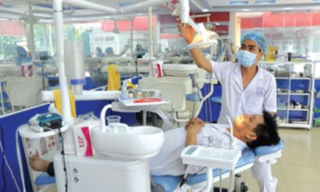 Khám chữa bệnh BHYT: Công bằng giữa công và tư