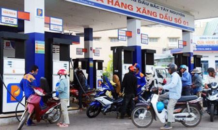 Từ 17h chiều nay, giá xăng đồng loạt giảm, dầu tăng nhẹ