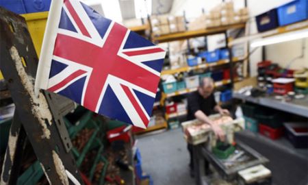 Pháp trải thảm 3 màu chào đón doanh nghiệp hậu Brexit