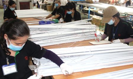 Doanh nghiệp thua lỗ, người lao động “ra đường”
