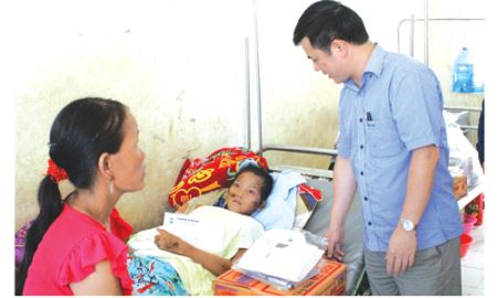 Liên minh HTX Việt Nam: Tiếp cận “rốn lũ” Mường La