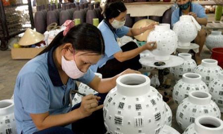 Chi phí kinh doanh: Tăng là “quen”, giảm mới “lạ