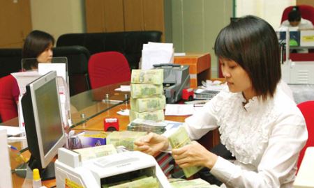 Khống chế chi phí lãi vay: Đi ngược quy luật thị trường?