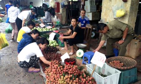 “Siết” kinh doanh trái cây: Tiểu thương lo “sốt vó”
