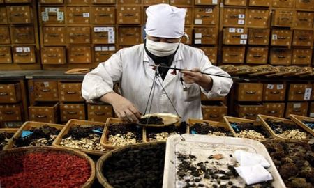 Phát hiện hàng ngàn lọ thuốc đông dược và dầu gió không rõ nguồn gốc