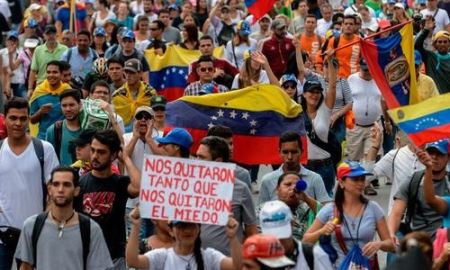 Venezuela có thể bị vỡ nợ trong vòng 24 giờ nữa