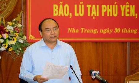Thủ tướng: Không được bán gạo cứu trợ bão lụt làm giao thông nông thôn