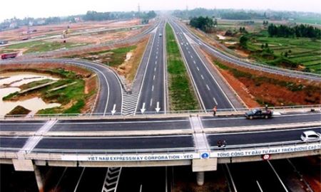 Cho vay dự án BT, BOT giao thông: Ngân hàng cần sớm  “hãm phanh”