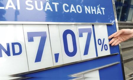 Cửa rộng mở,  lãi vay vẫn không giảm