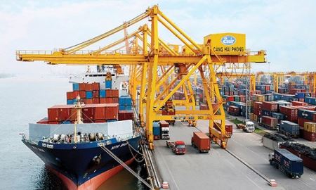 Cảng Hải Phòng làm thủ tục lấy hàng chỉ mất một phút