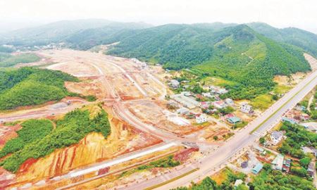 Tỉnh táo với cơn sốt đất Vân Đồn