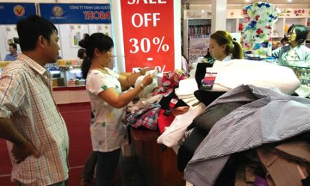 “Cửa hẹp” cho hàng Việt ở kênh bán lẻ ngoại 