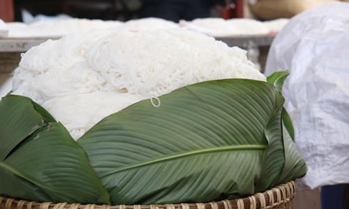 Giữ “sạch” bún Phú Đô!