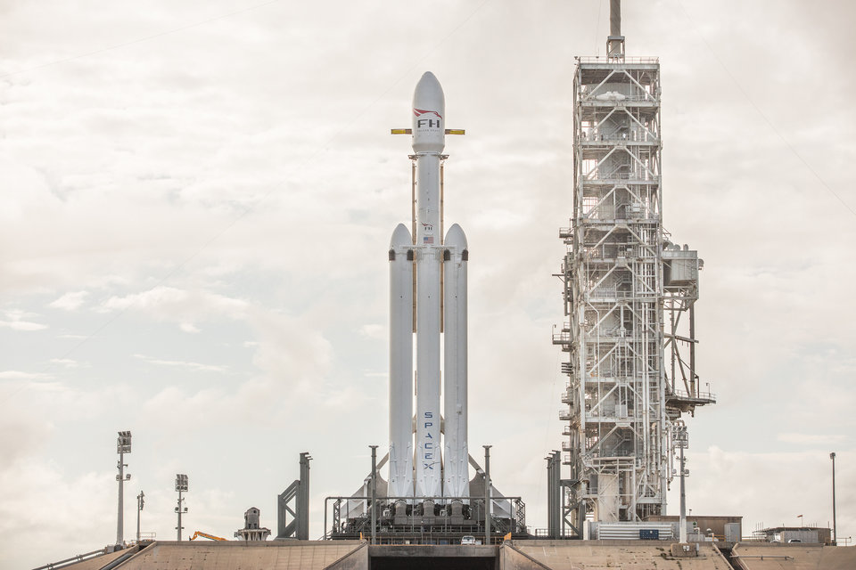 Phóng thử thành công tên lửa Falcon Heavy của SpaceX