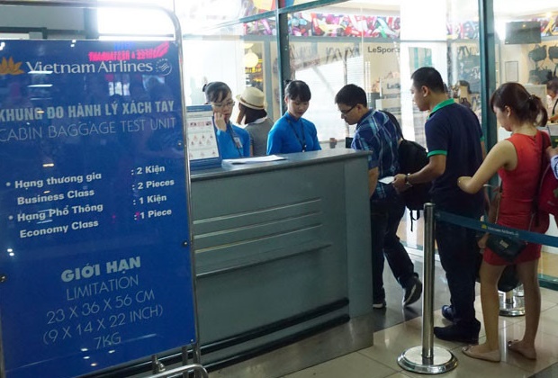 Các hãng hàng không đồng loạt tăng giá vé, phí