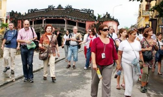 Miễn thị thực cho khách nước ngoài, nền kinh tế hưởng lợi