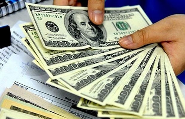 Tỷ giá trung tâm VND/USD vọt tăng, giá USD tại ngân hàng giảm