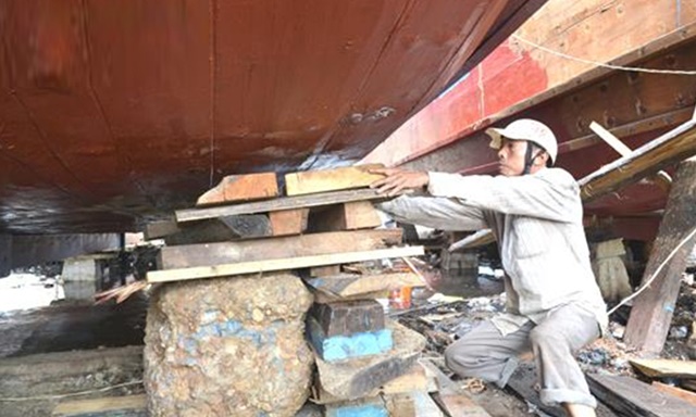 Nghề đóng tàu biển ở Quảng Ngãi: Còn xem nhẹ an toàn lao động