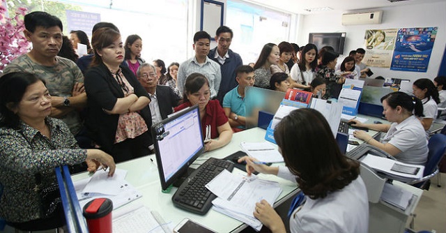 Quá tải đăng kí thông tin thuê bao: Lỗi tại ai?