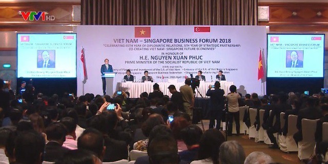 Thủ tướng Nguyễn Xuân Phúc dự Diễn đàn Kinh doanh Việt Nam - Singapore