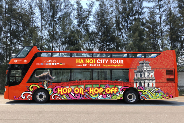 Xe buýt du lịch lần đầu lăn bánh tại Hà Nội
