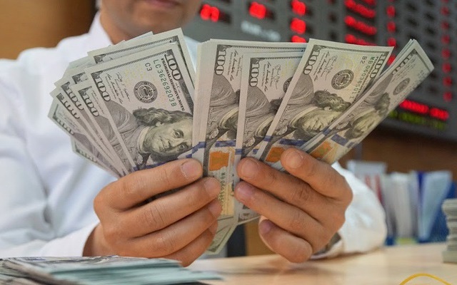 Ngân hàng lại đồng loạt giảm giá USD
