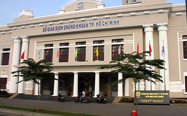Sàn HoSE thêm loạt hàng mới