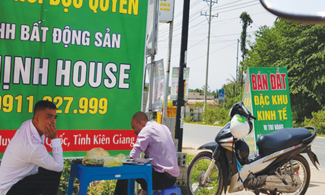 Chuyển nhượng đất vẫn 
