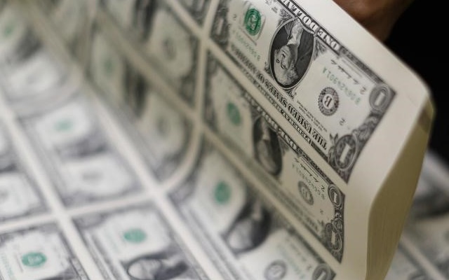Giá USD tiếp tục lao dốc