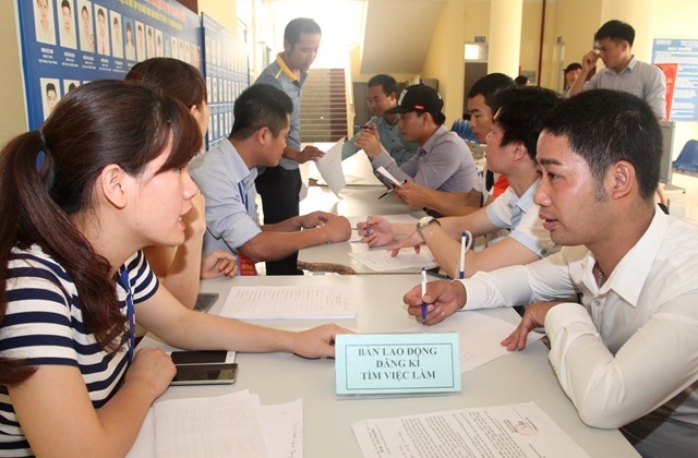 Tìm việc làm cho lao động xuất khẩu về nước