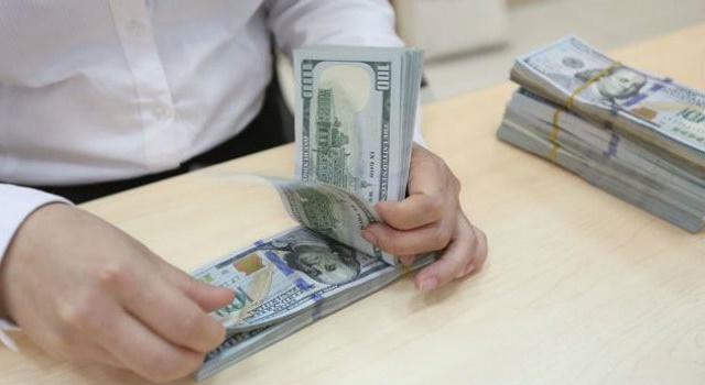 Giá USD vọt tăng mạnh