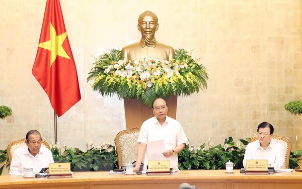 Thủ tướng: Tập trung nhiều hơn nữa cho công tác xây dựng thể chế