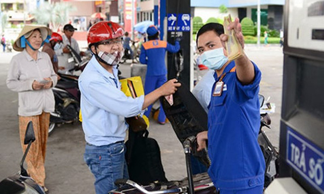 Hạn chế nhập để bán xăng dầu 'nội'?