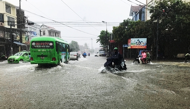 Nghệ An – Hà Tĩnh: Ngập nặng vì mưa lớn