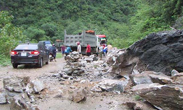 Nghệ An - Hà Tĩnh ngập nặng vì mưa lớn