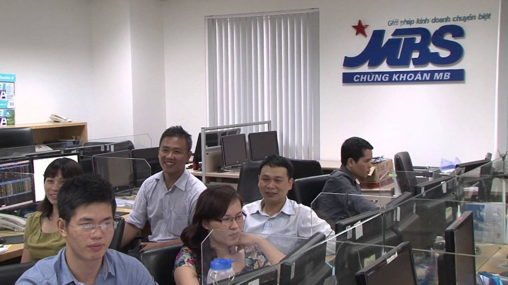 Thị trường điều chỉnh, MBS vẫn “xanh”
