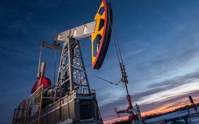 Giá dầu giảm lại do nguồn cung của OPEC gia tăng
