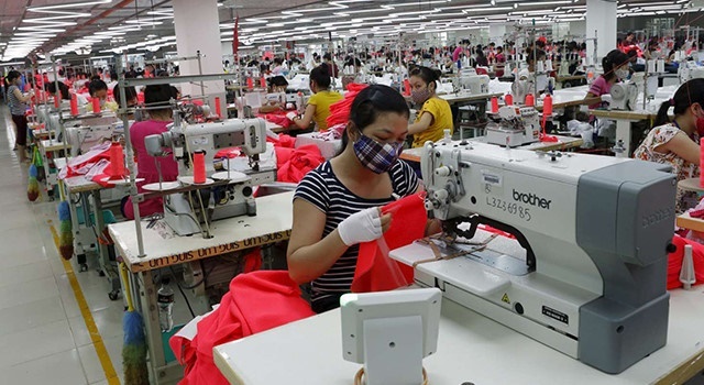 PMI tháng 7 giảm nhẹ nhưng vẫn ở mức cao
