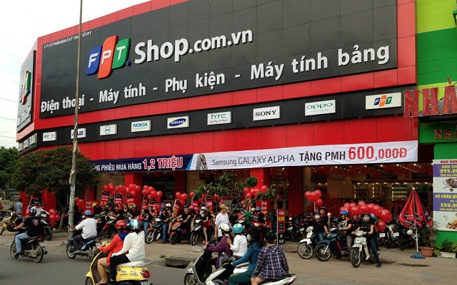 FRT tiếp tục giảm sâu
