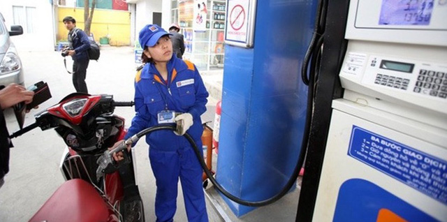 Xăng giữ giá, dầu tăng trên 200 đồng/lít