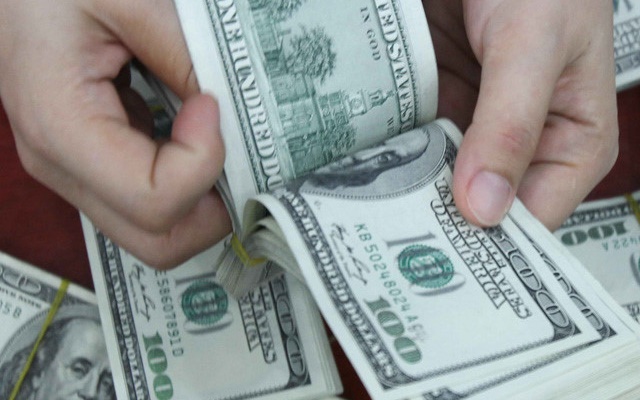 Các ngân hàng đồng loạt giảm giá USD