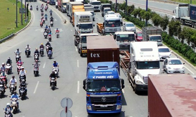 Giao thông vận tải đầy... ách tắc