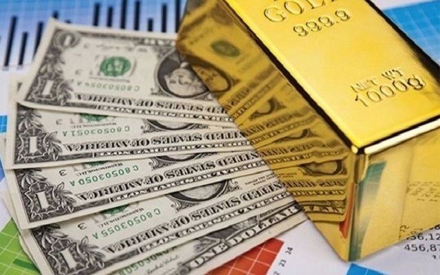 Giá USD tụt giảm, vàng tăng