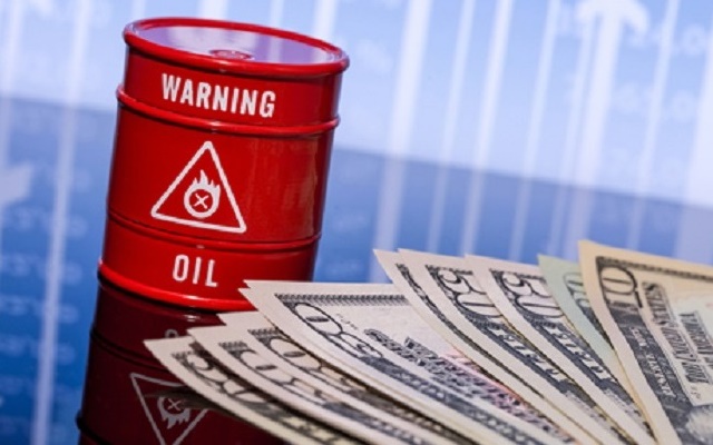 Trump kêu gọi OPEC 'hạ giá dầu', giá dầu giảm