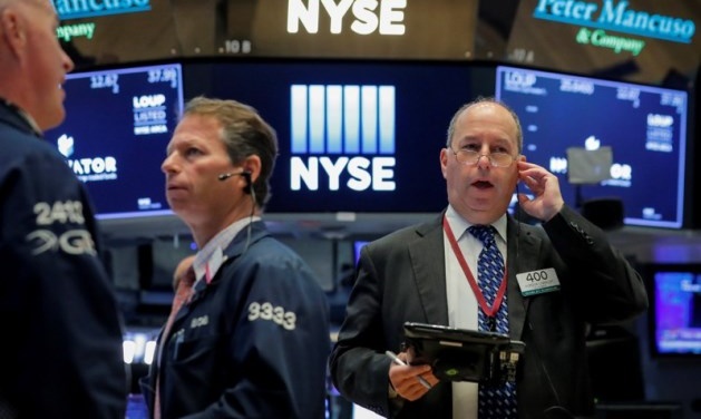 Dow Jones sụt hơn 200 điểm bất chấp kinh tế Mỹ sáng sủa