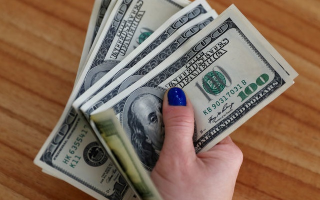 Các ngân hàng đồng loạt giảm giá USD